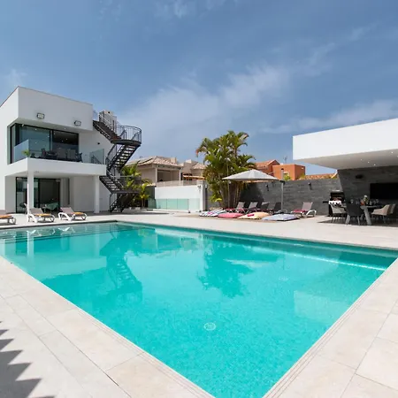 Serenity Stunning 5 Bedroom Villa *