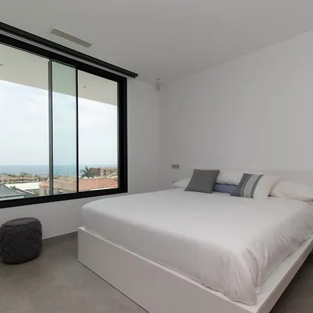 Villa Serenity Stunning 5 Bedroom Costa Adeje (Tenerife)