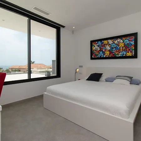 Serenity Stunning 5 Bedroom * Costa Adeje (Tenerife)